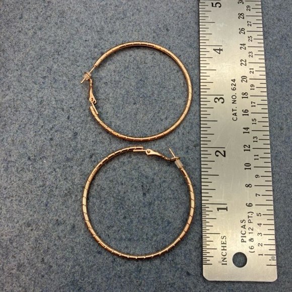 Hoop Pierced Earrings Rose Gold Copper Texture Latch Retro BoHo Soft Girl Barbie - Picture 4 of 4